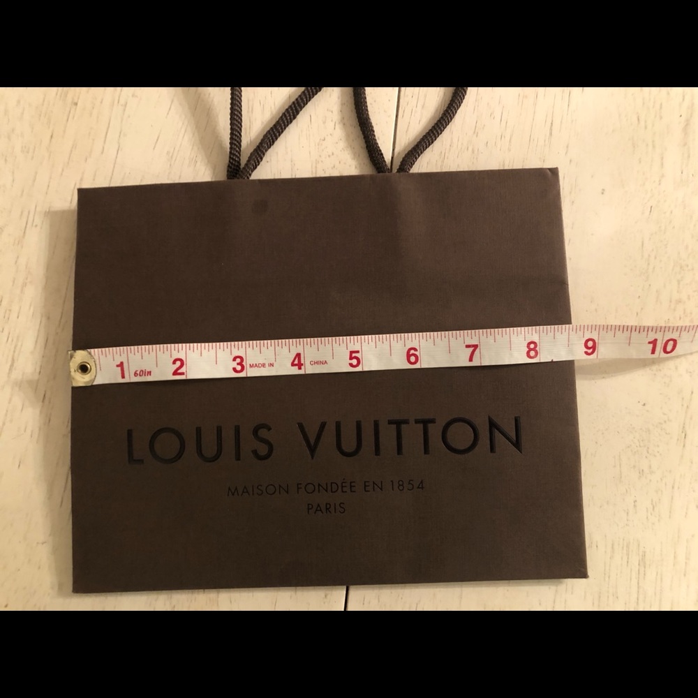 SOLD Louis Vuitton Classic Paper Shopping Bag - Picture 3 of 8
